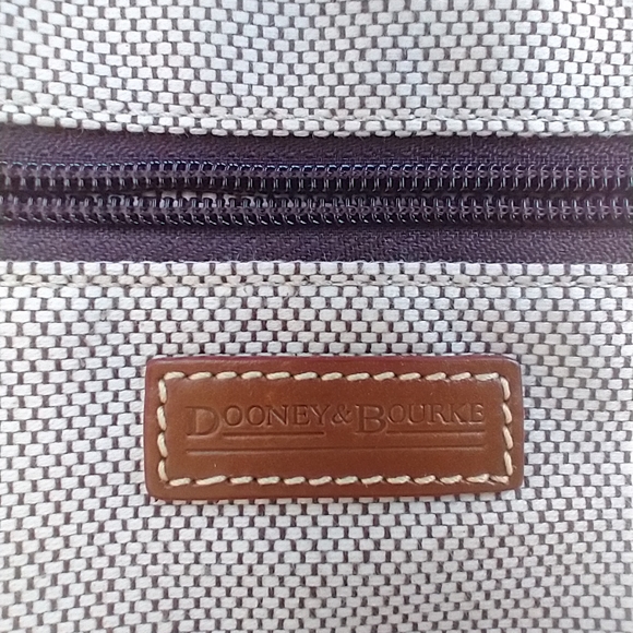 Dooney & Bourke Small Handbag-Like New 12"x8"x4" - Picture 6 of 9